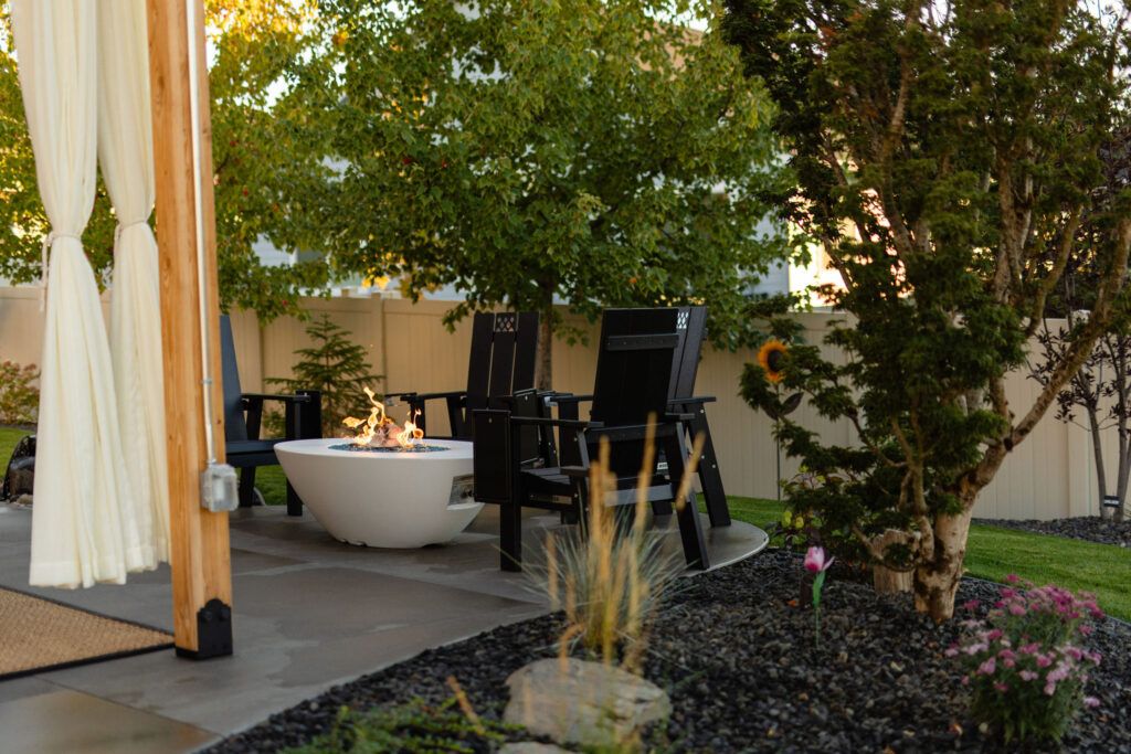 Outdoor living privacy screen and fence by Copper Creek Landscaping